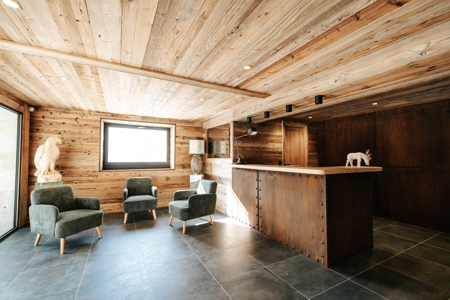 Photo d'un salon d'un chalet en Haute-Savoie - Aménagement intérieur