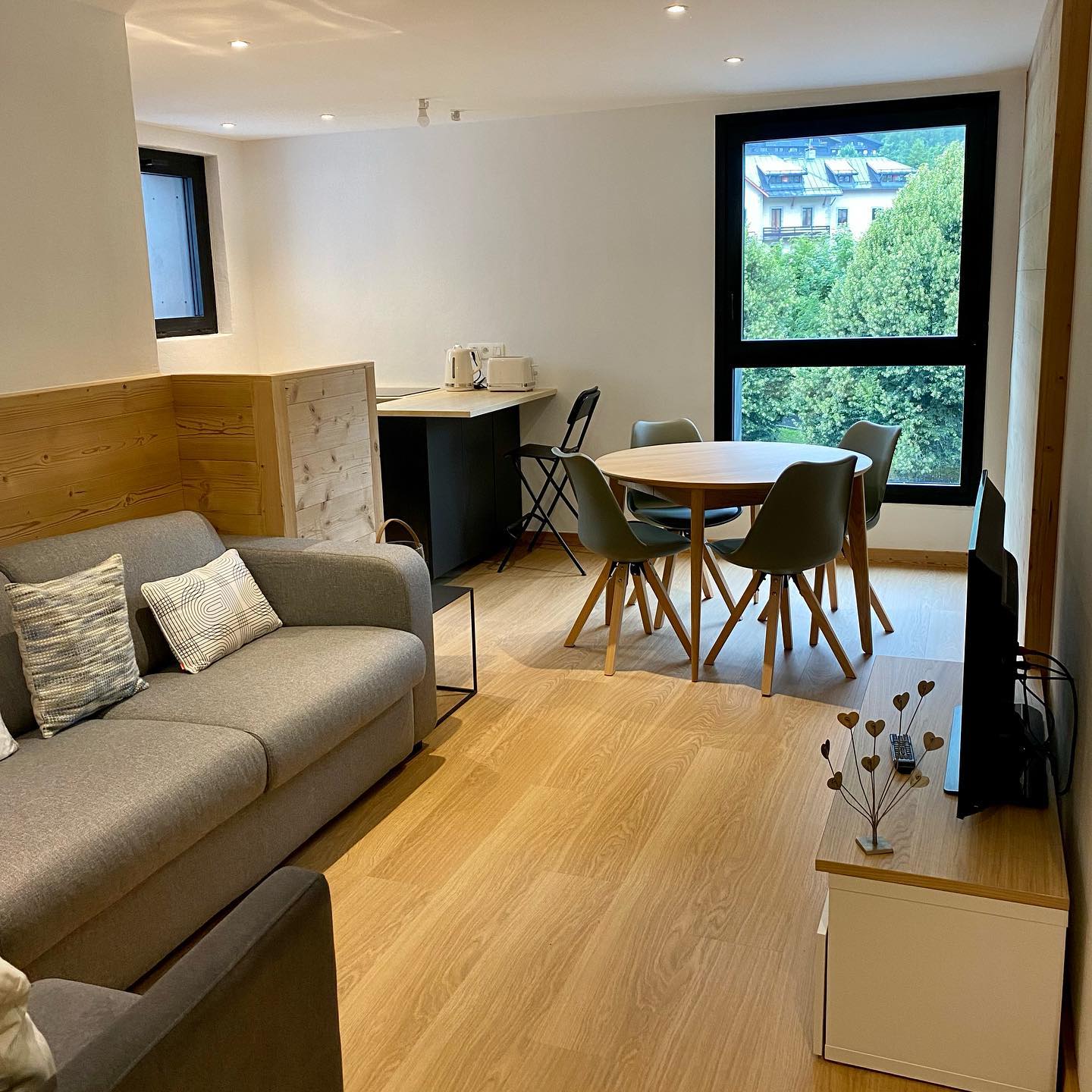 Photo d'un salon d'une maison aménagée par Mont-Blanc Renov'All