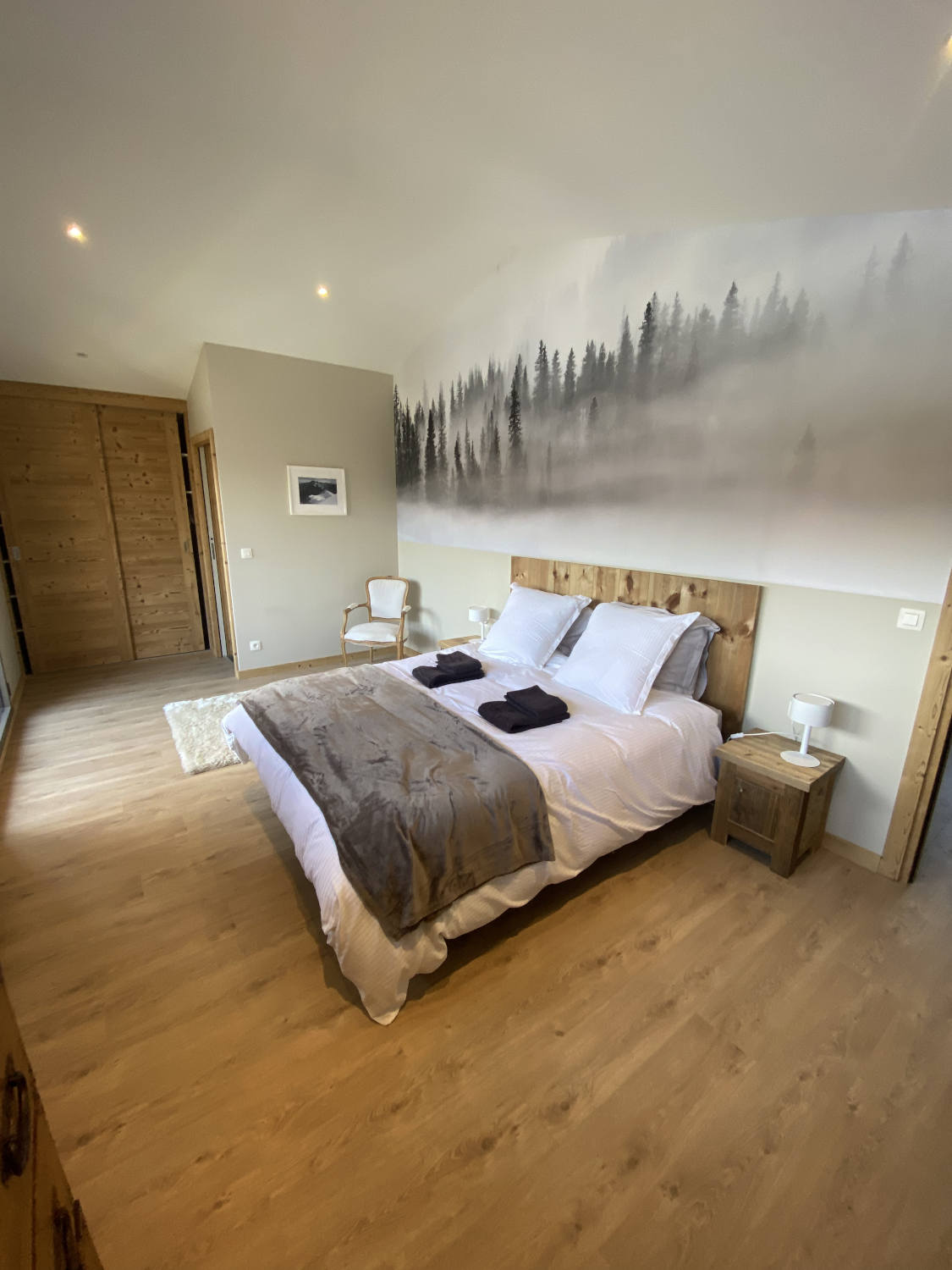 Photo d'une chambre d'un chalet en bois